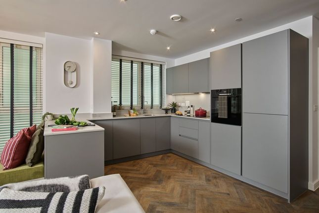 Thumbnail Flat for sale in Regency House, London