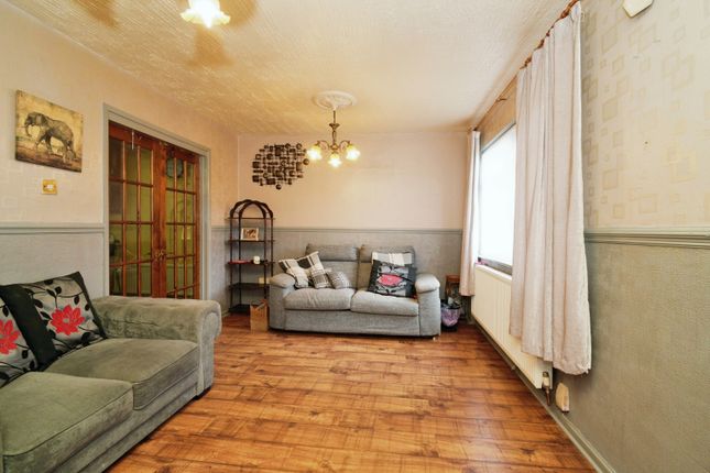 10, Peatfield Avenue, Manchester photo 4