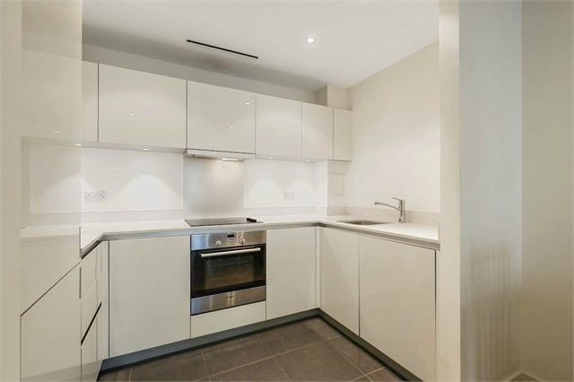 Flat for sale in Keats Apartments, 6 Saffron Central Square, Croydon