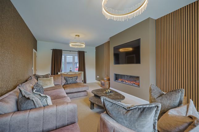 2 Beaumont Grove, Upper Killay, Swansea photo 4
