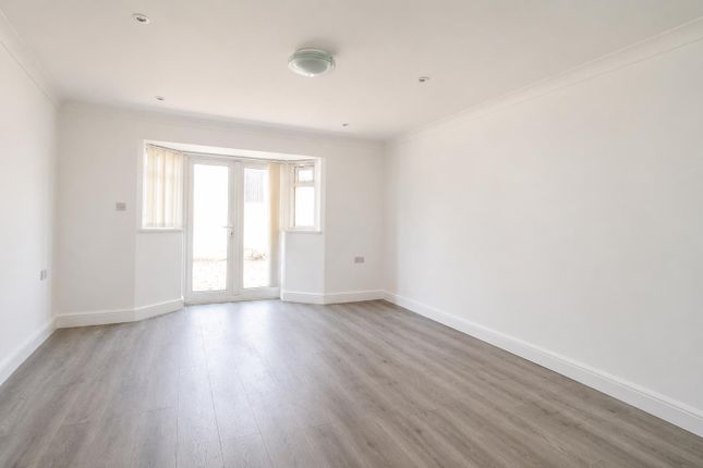 19, De Bec Close, Peterborough photo 5