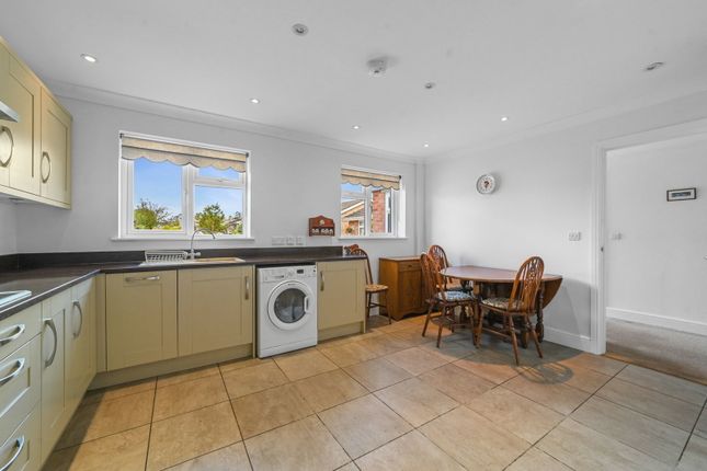 9, Aldous Close, Colchester photo 4