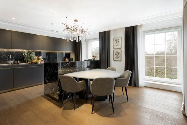 Flat for sale in Park Crescent, London