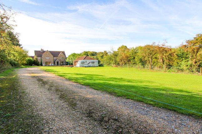 Wayside Cottage, Old Gloucester Road, Winterbourne photo 3