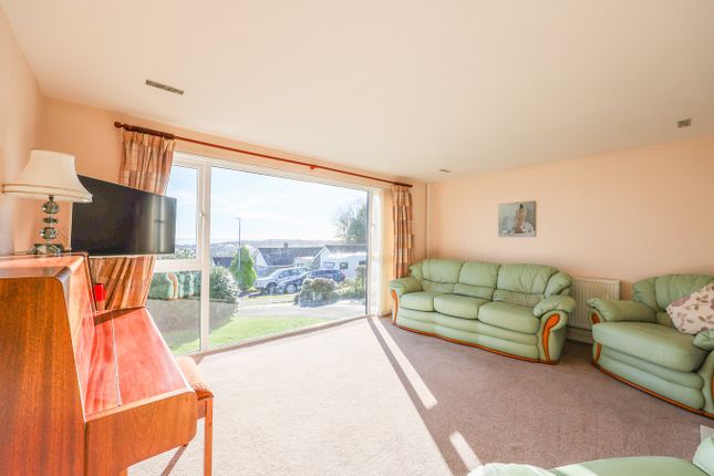 19, Sycamore Avenue, St Austell photo 3