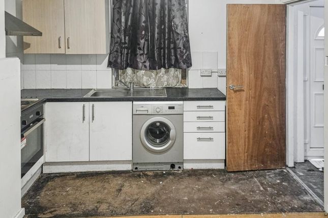 2 Upper Woodview Place, Leeds, LS11 6JZ, 2 Upper Woodview Place, Leeds, LS11 6JZ, Leeds photo 3
