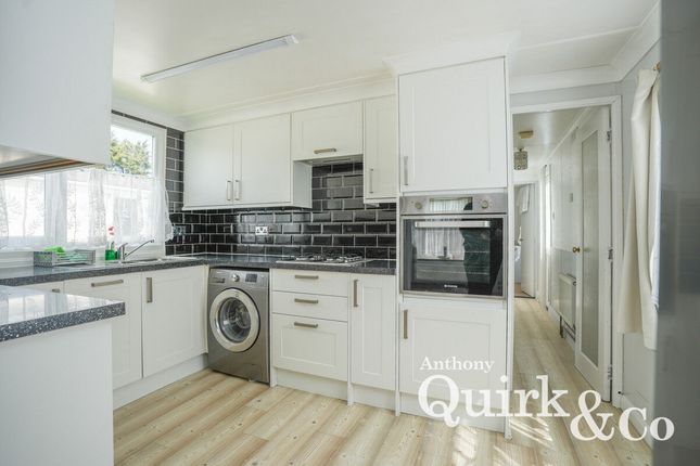 R73, Creek Road, Canvey Island photo 4