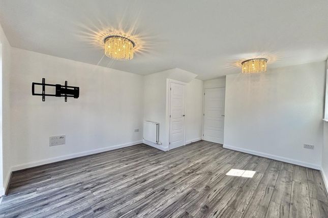 47, Petfield Drive, Hull photo 3