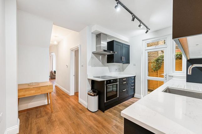 Coldershaw Road, London photo 3