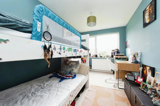 Flat for sale in Queenswood Avenue, Hampton