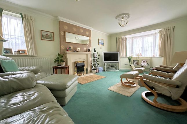 24, Portchester Heights, Fareham photo 4