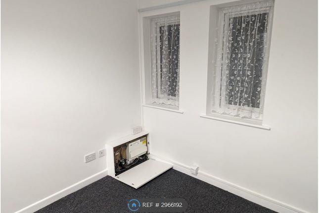 Flat, Albert Road, Poole photo 3