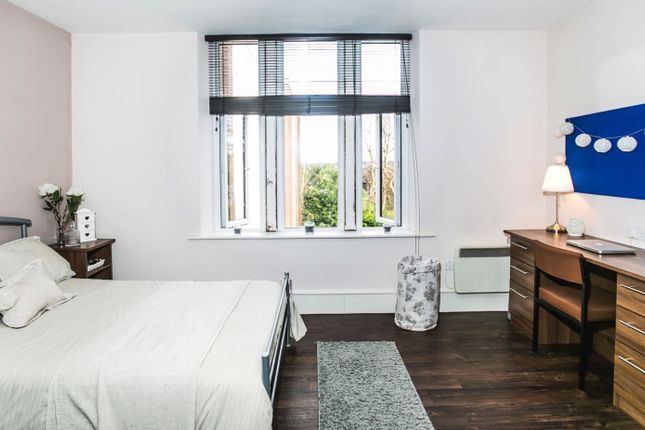 Room 7, St Ann's Lodge, St Ann's Lane, Leeds photo 2