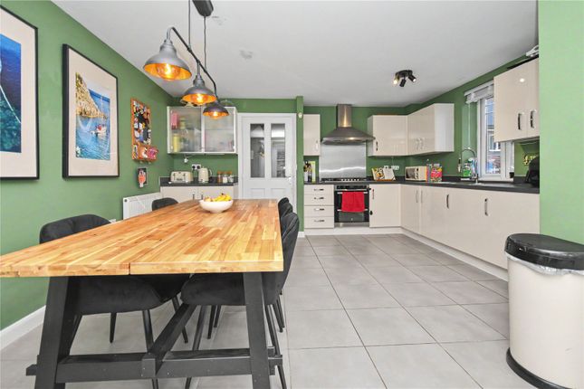 46, Ward Road, West Yorkshire photo 4