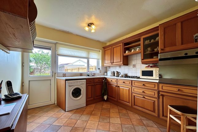 8 Meadow Close, Stalbridge, STURMINSTER NEWTON photo 5