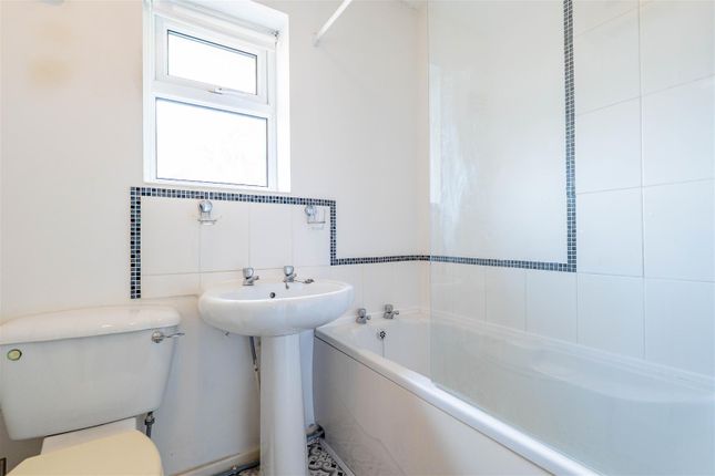 92, Lakeland Gardens, Chorley photo 4