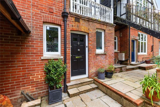 Flat 5, Wheelside,, Tower Road, Surrey photo 2