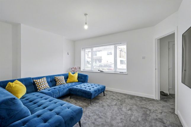 3, Lakeside Avenue, Nottingham photo 2
