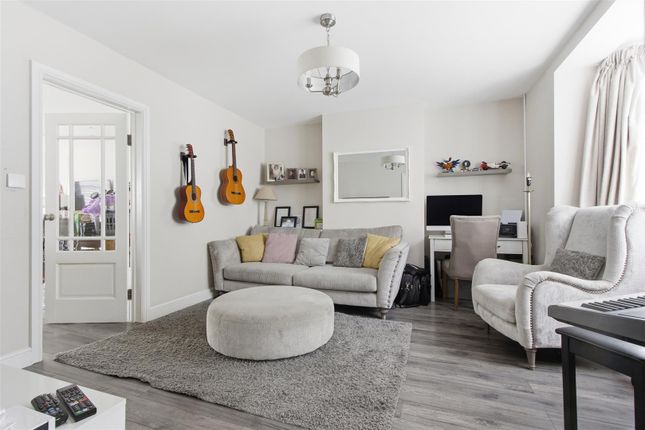 25, Windmore Avenue, Potters Bar photo 4