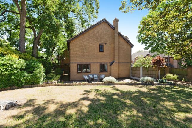 17, High View Gardens, Grays photo 2