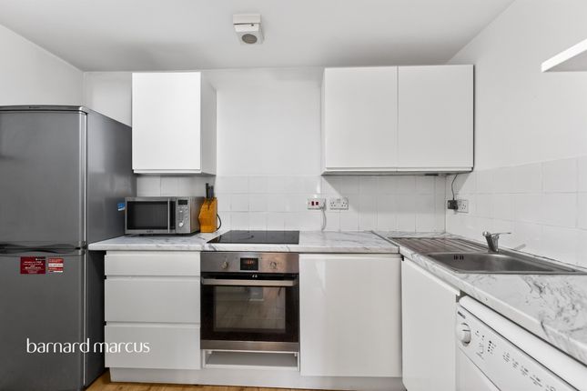 10, Haynes Close, London photo 2
