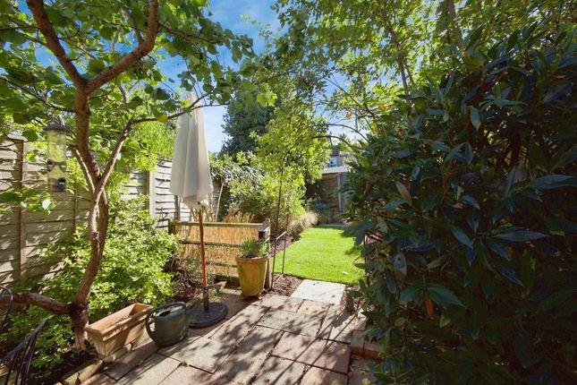 12 Ollerton Road, London photo 4