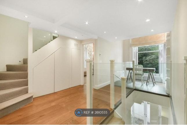 Flat, Collingham Road, London photo 3