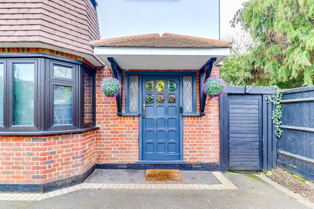 2 Claygate Lane, Esher photo 3