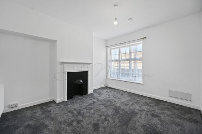6A 3 Bedroom The Market Place, Falloden Way, London photo 2