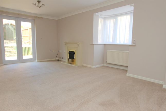 15, Lathwell Way, Bedfordshire photo 3