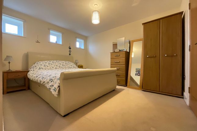 Flat 9, Captains View, Scarborough photo 4