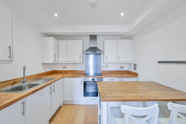 Studio for sale in Dog Kennel Hill, East Dulwich, London