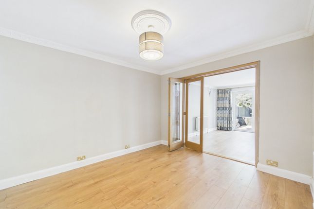 3, Mafeking Road, Staines-upon-Thames photo 3