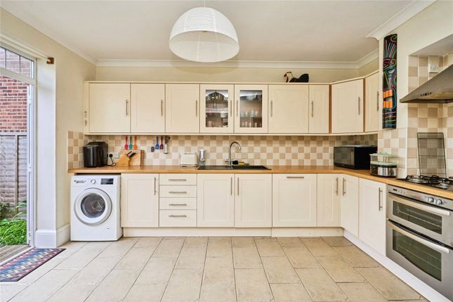 17, College Road, Isle of Wight photo 3