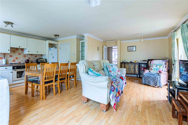 5, Heather Mead, Dunstable photo 3
