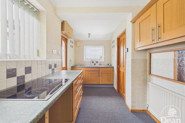 55, Woodside Avenue, Cinderford photo 3
