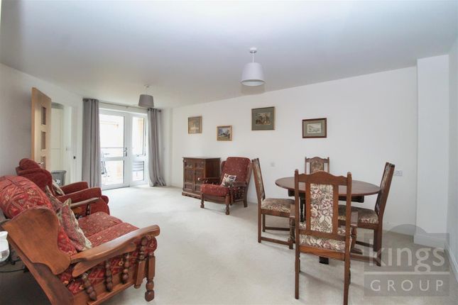 23 Edwards House, Pegs Lane, Hertford photo 2