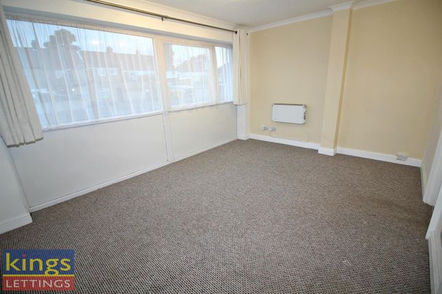 7, Berners Way, Hertfordshire photo 2
