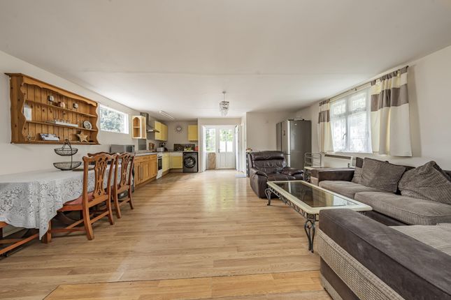 Stanwell Road, Horton Village photo 2