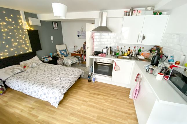 Flat 1, 21, Southgate Street (Zionstone Ltd), Winchester photo 3