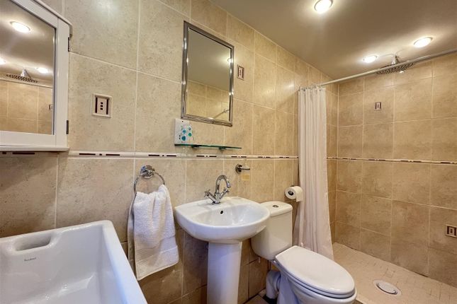 28 Pinewood Road, Branksome Park Poole photo 3