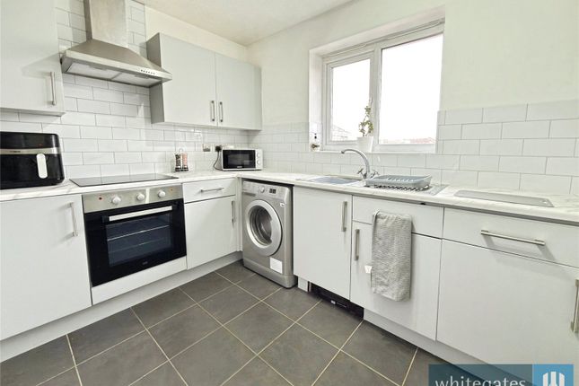 21, Canal View Court, Litherland photo 3