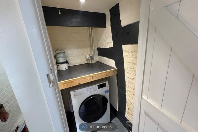 Flat   Old St, UptonUponSevern, Worcester photo 4
