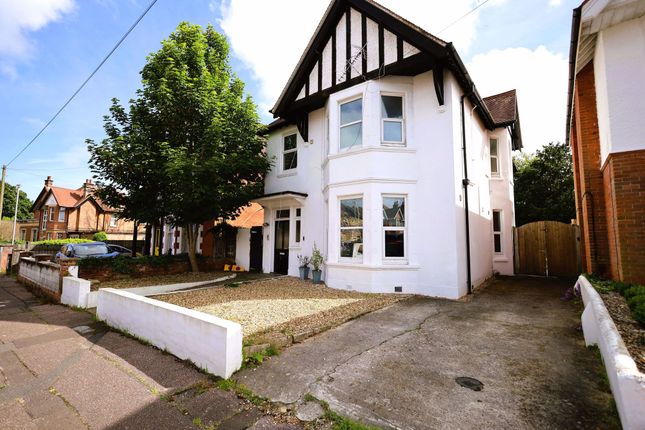 1-bed house on Flat 3, 6 Bryanstone Road, Bournemouth, £1,100/mo