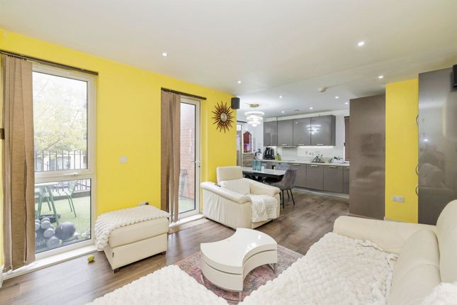 Flat 41, Hallington Court, 6, Brannigan Way, Edgware photo 2