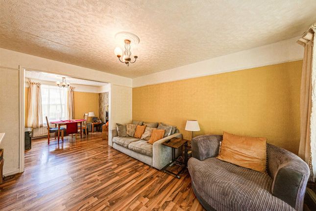 57, Hathaway Road, Grays photo 4
