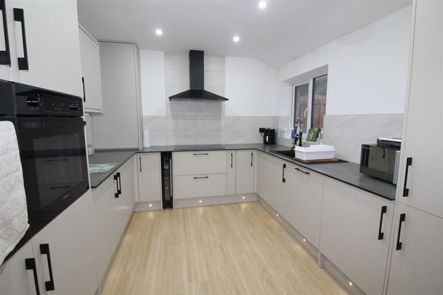 Beech Lee, Pennar Close, Newbridge photo 2