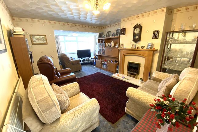 1, Braemar Avenue, Ashwood Park, Stourbridge photo 3