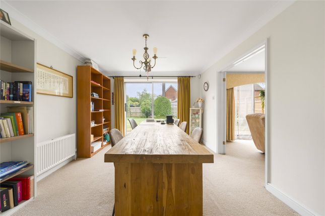 37, St. Andrews Gardens, Surrey photo 4