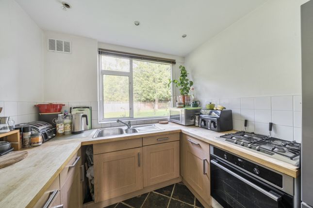 29, Tulip Court, Pinner photo 4